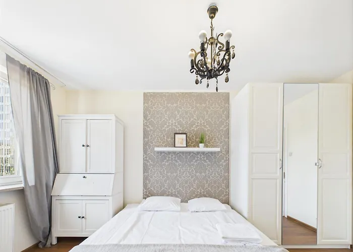 Aleje Jerozolimskie 155 Superapart *